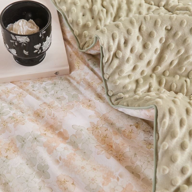Reversible Floral Cooling Quilt Reversible Floral Cooling Quilt